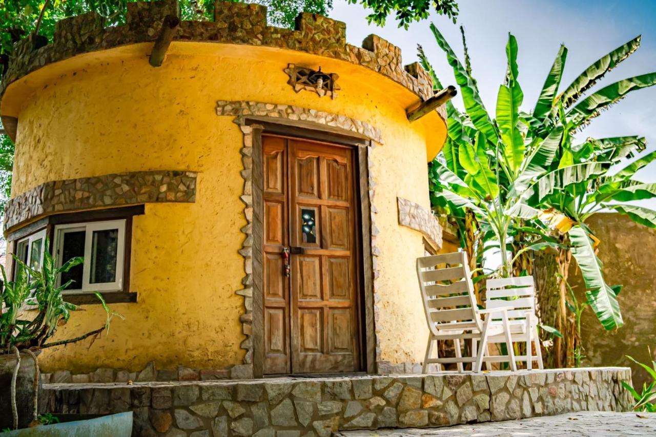 Kokrobite Gardens Restaurant And Guest House Exterior photo