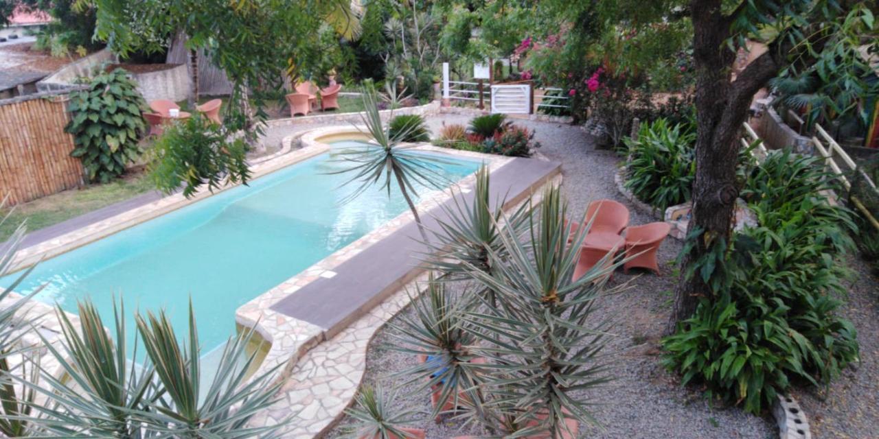 Kokrobite Gardens Restaurant And Guest House Exterior photo