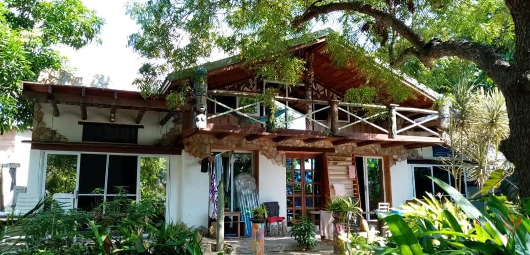 Kokrobite Gardens Restaurant And Guest House Exterior photo